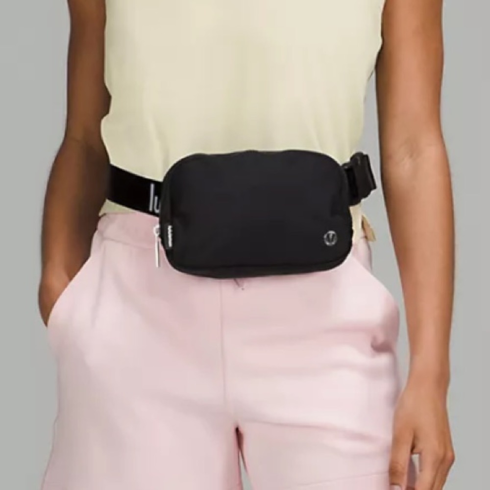 Lululemon Everywhere Belt Bag
Wordmark ❤️ NWT - Picture 5 of 8
